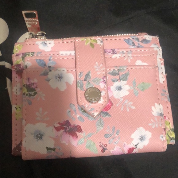 Steve Madden wallet - Picture 2 of 3